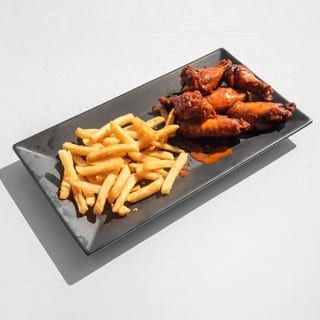 Chicken Wings and Fries - 6pc